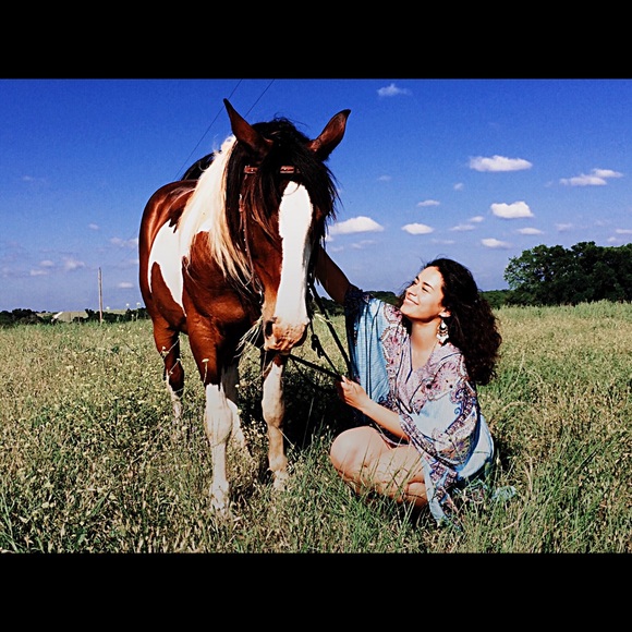 Meet The Posher: Celina - Picture 2 of 2